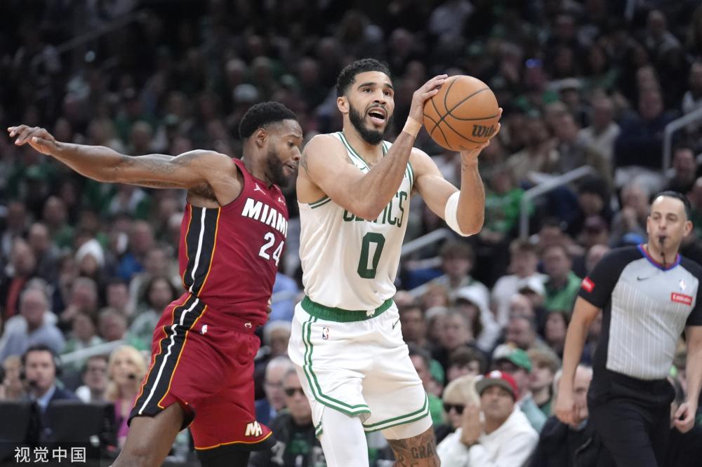 攻球员在控 攻球员在控